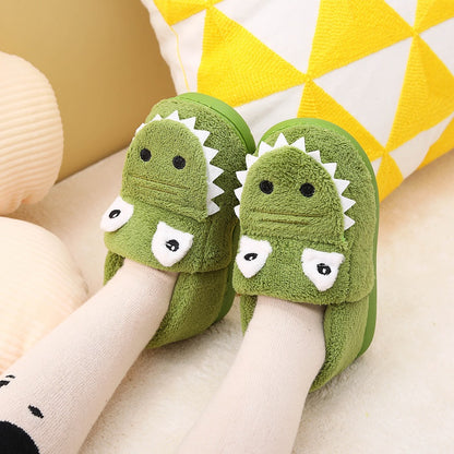 Dinosaur slippers for boys with soft TPR soles and alligator/crocodile teeth, easy to put on, cute and with a dinosaur print to match pajamas