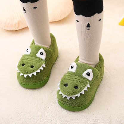 Dinosaur slippers for boys with soft TPR soles and alligator/crocodile teeth, easy to put on, cute and with a dinosaur print to match pajamas