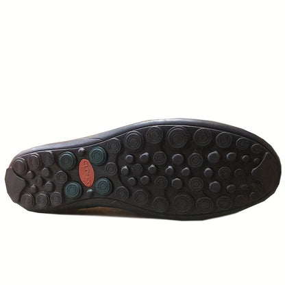 Comfortable, breathable men's shoes with visible stitching