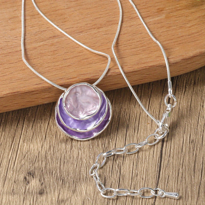Elegant necklace with enameled pendant - zinc alloy with 18k gold details, braided chain, a sophisticated accessory for formal or informal occasions