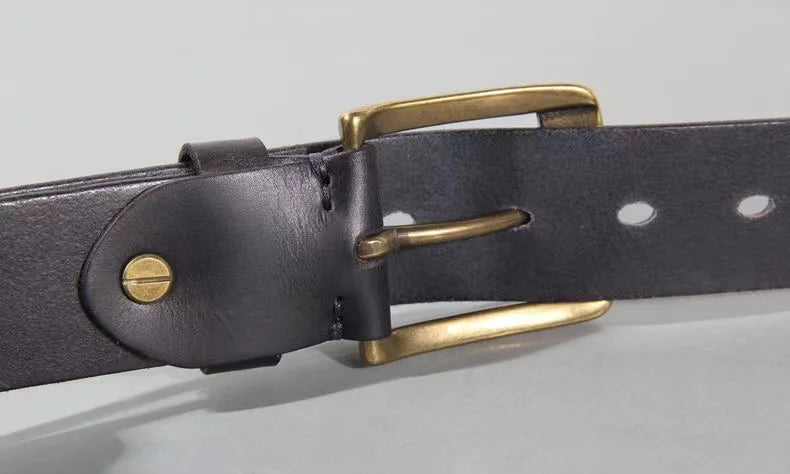 Vintage luxury men's belt, handmade from cowhide leather with a copper buckle, Cinturon Gotico model, versatile for wearing with jeans and other casual outfits