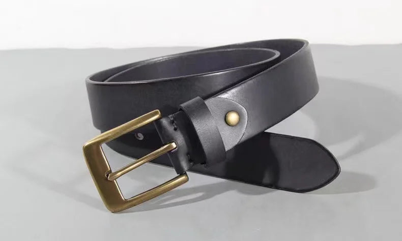 Vintage luxury men's belt, handmade from cowhide leather with a copper buckle, Cinturon Gotico model, versatile for wearing with jeans and other casual outfits