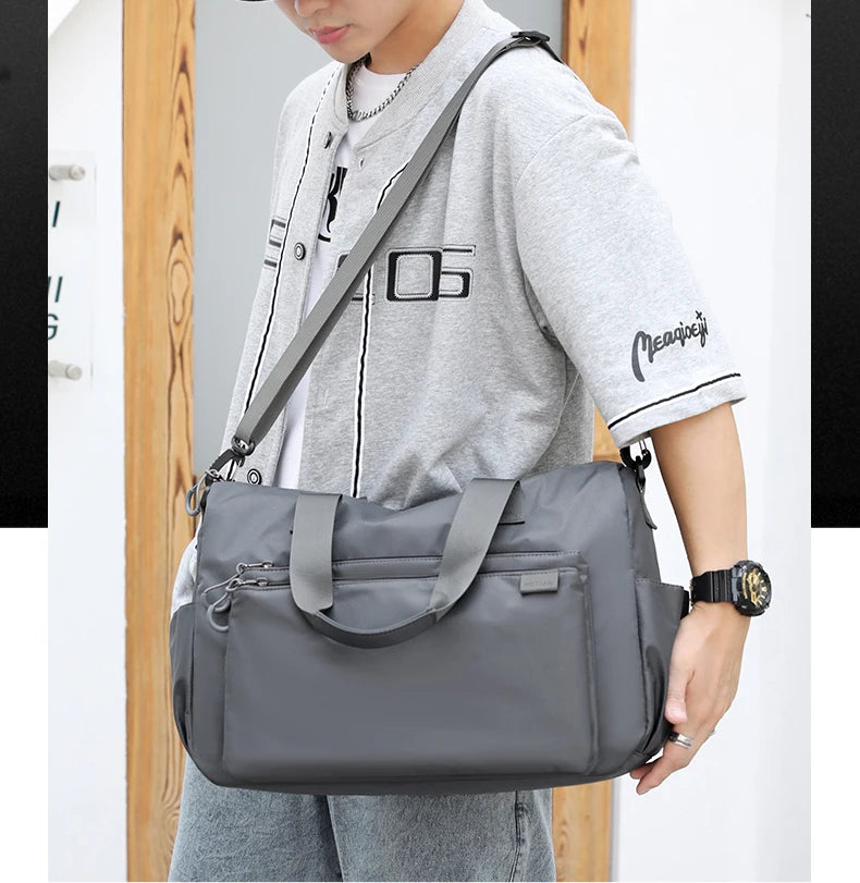 High-quality men's shoulder bag, crossbody, messenger style or executive bag in nylon, large and small sizes.