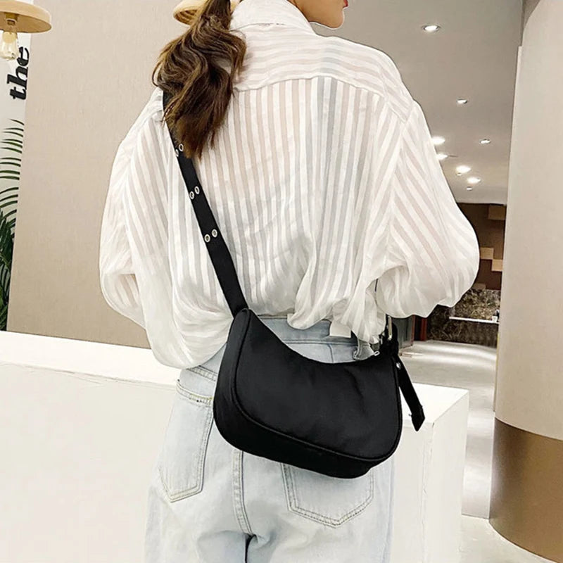 Stylish and casual women's crossbody bag made of waterproof nylon