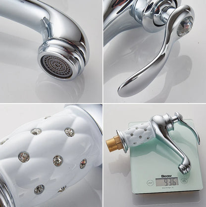 Bathroom faucet with antique bronze finish, made of solid brass, for washbasin, with single lever and water mixer