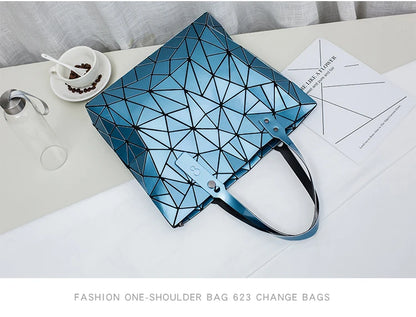 Women's beach-style holographic shoulder bag in various colors.