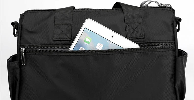 High-quality men's shoulder bag, crossbody, messenger style or executive bag in nylon, large and small sizes.
