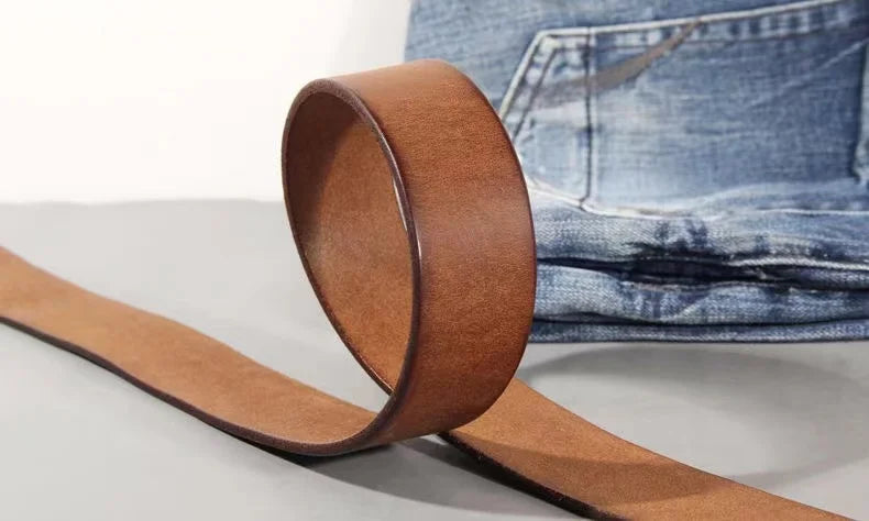 Vintage luxury men's belt, handmade from cowhide leather with a copper buckle, Cinturon Gotico model, versatile for wearing with jeans and other casual outfits
