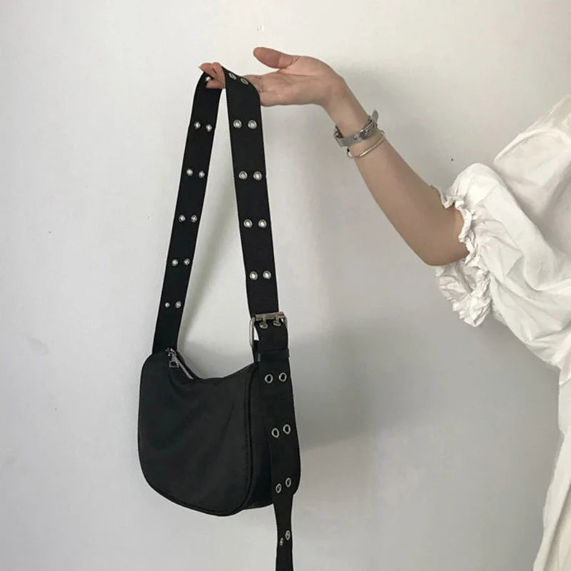 Stylish and casual women's crossbody bag made of waterproof nylon