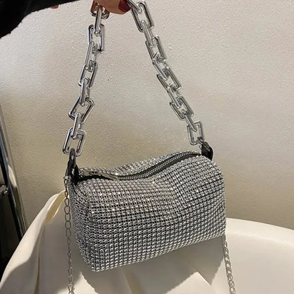 Small party bag with rhinestones all over, with a sparkly chain, crossbody style