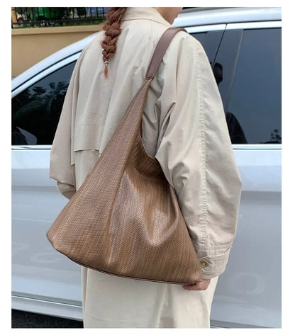 Women's High-Quality leather tote bag, vintage style, model 2025