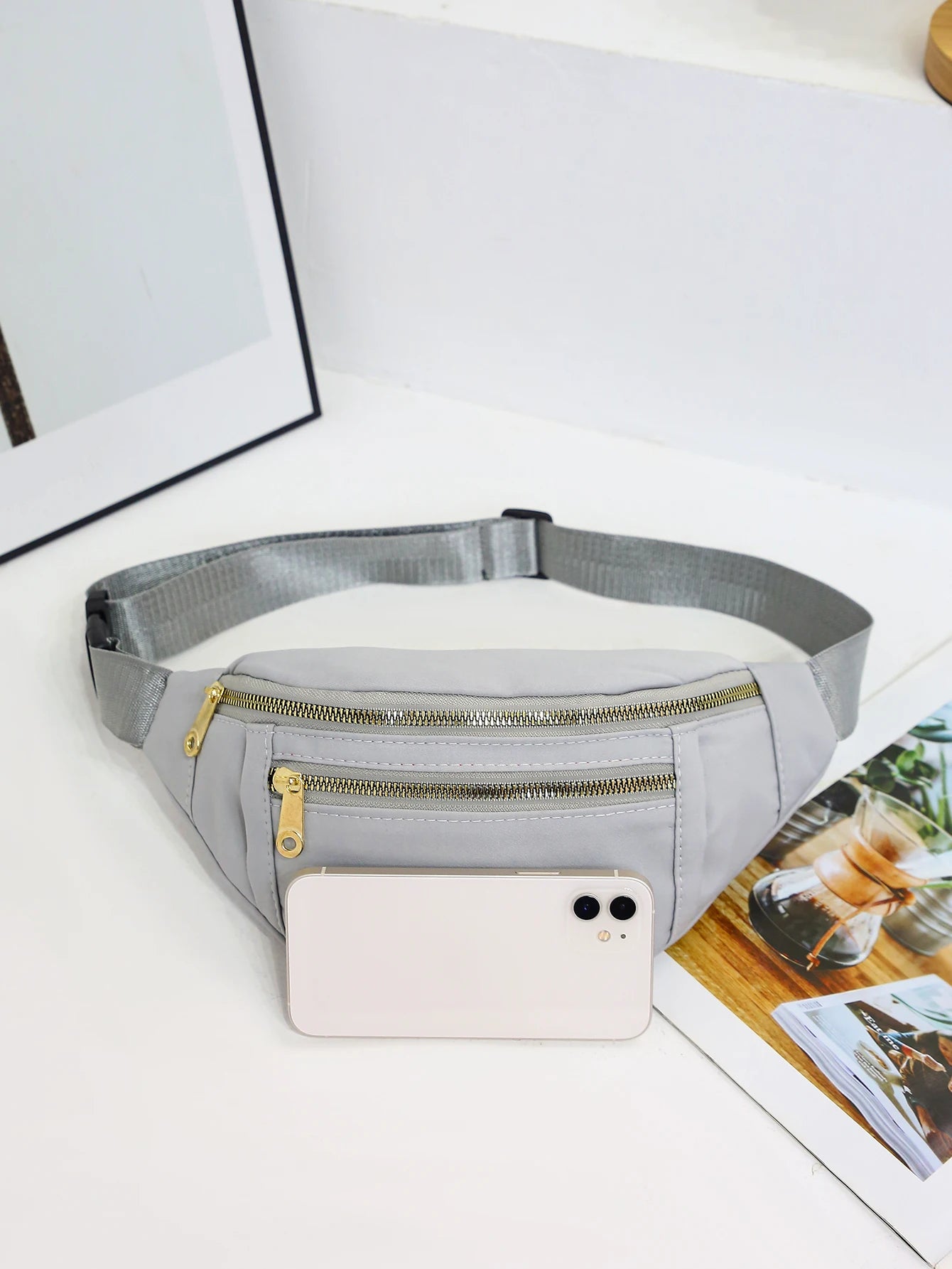 Lightweight crossbody fanny pack for women and men, ideal for running, walking, traveling, and exercising