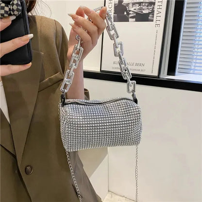 Small party bag with rhinestones all over, with a sparkly chain, crossbody style