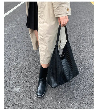 Women's High-Quality leather tote bag, vintage style, model 2025