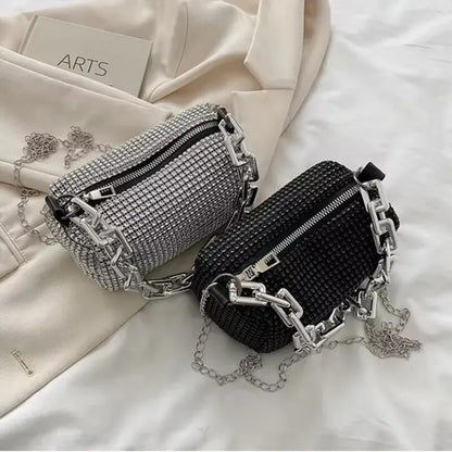 Small party bag with rhinestones all over, with a sparkly chain, crossbody style