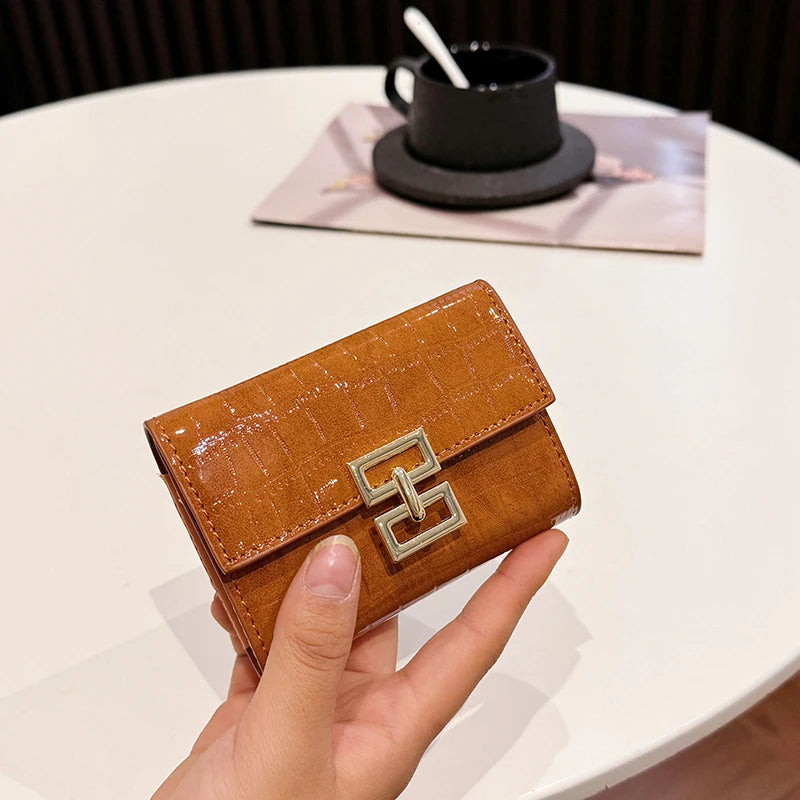 Women's leather wallet in a variety of colors 2025