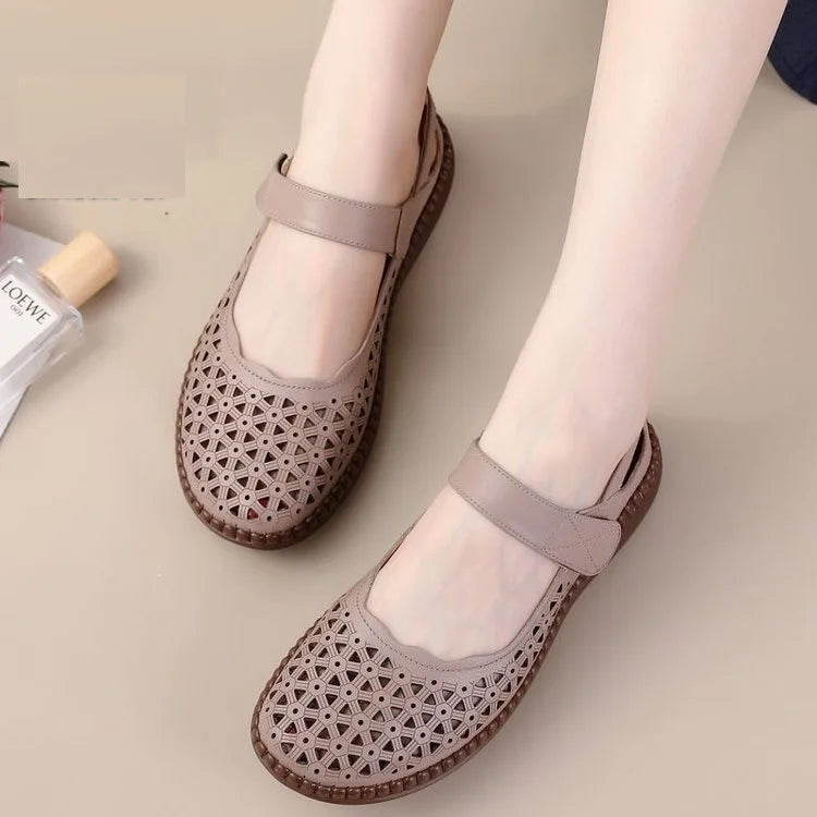 Women's shoe for casual and comfortable wear