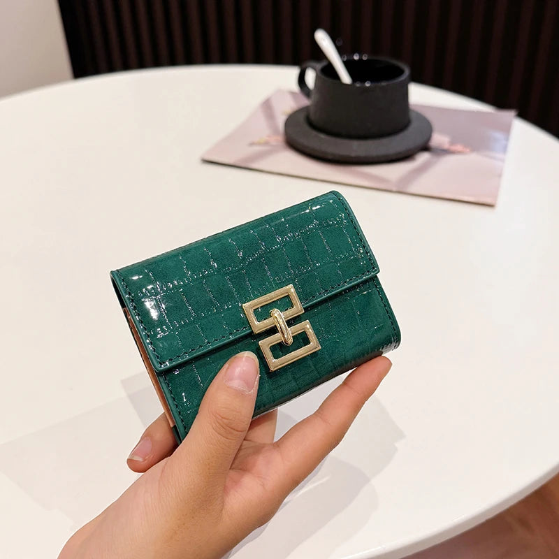 Women's leather wallet in a variety of colors 2025