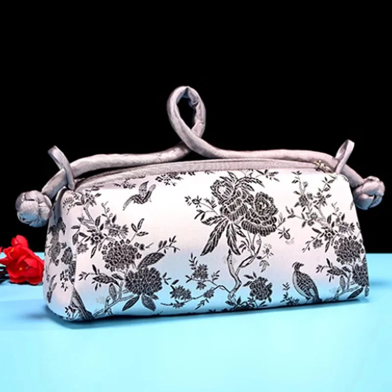 Women's shoulder/handbag in embroidered silk