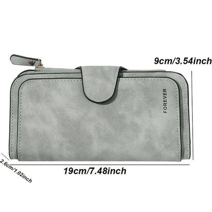 Women's long wallet in high-quality leather, with ample interior space, available in other colors and two different models.