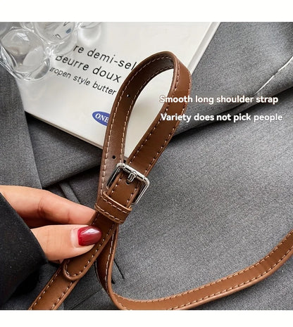 Modern and elegant women's bag in a solid color with a braided effect, ideal for use as a shoulder bag, crossbody bag or handbag