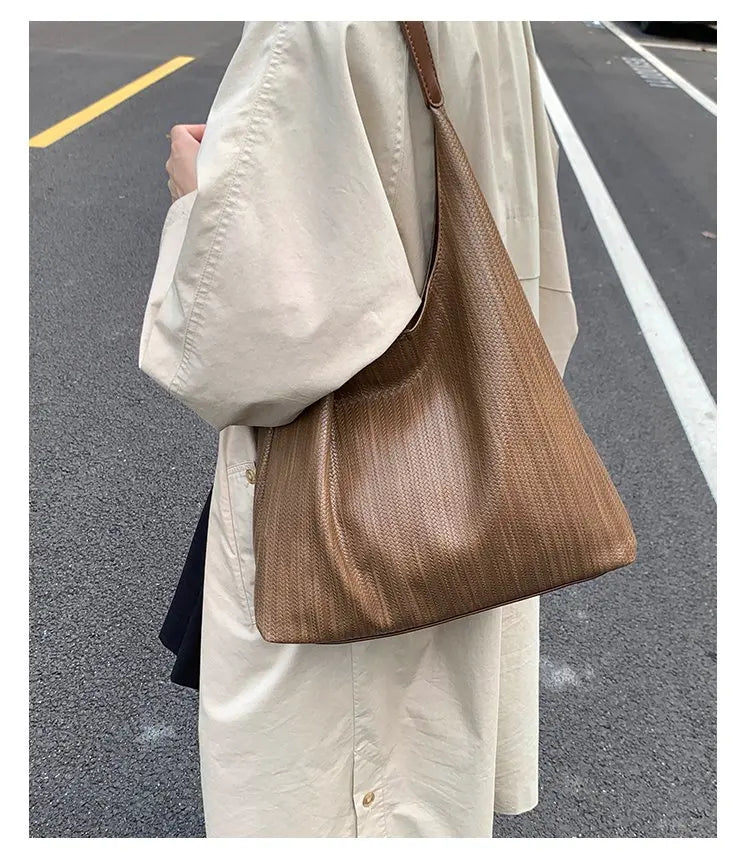 Women's High-Quality leather tote bag, vintage style, model 2025