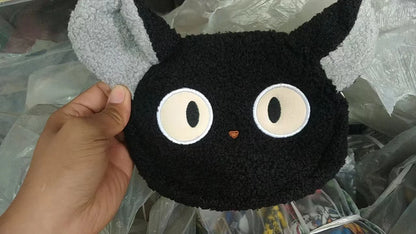 Japanese-style girl's bag in the shape of a plush cat, ideal for wearing on the shoulder or crossbody, compact enough for a cell phone and a wallet
