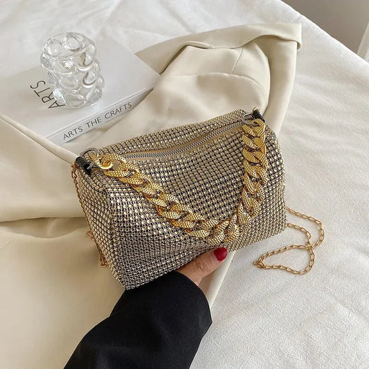 Small party bag with rhinestones all over, with a sparkly chain, crossbody style