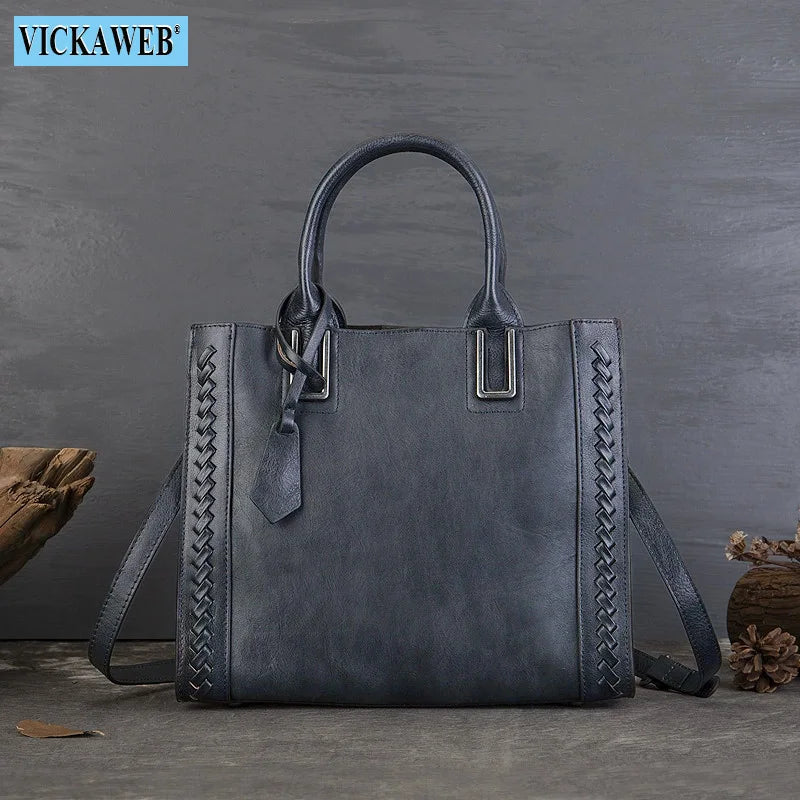 Women's genuine leather shopper bag with zipper closure
