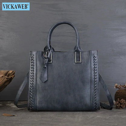 Women's genuine leather shopper bag with zipper closure