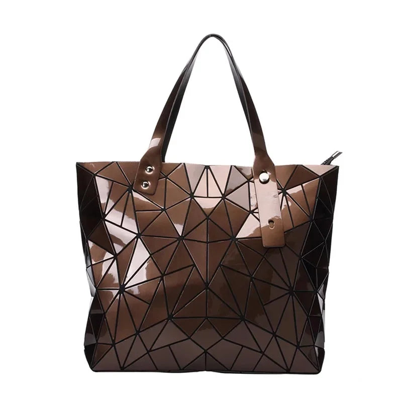 Women's beach-style holographic shoulder bag in various colors.