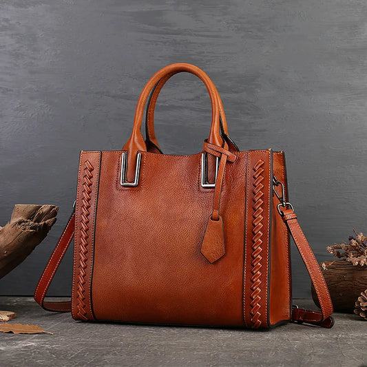 Women's genuine leather shopper bag with zipper closure