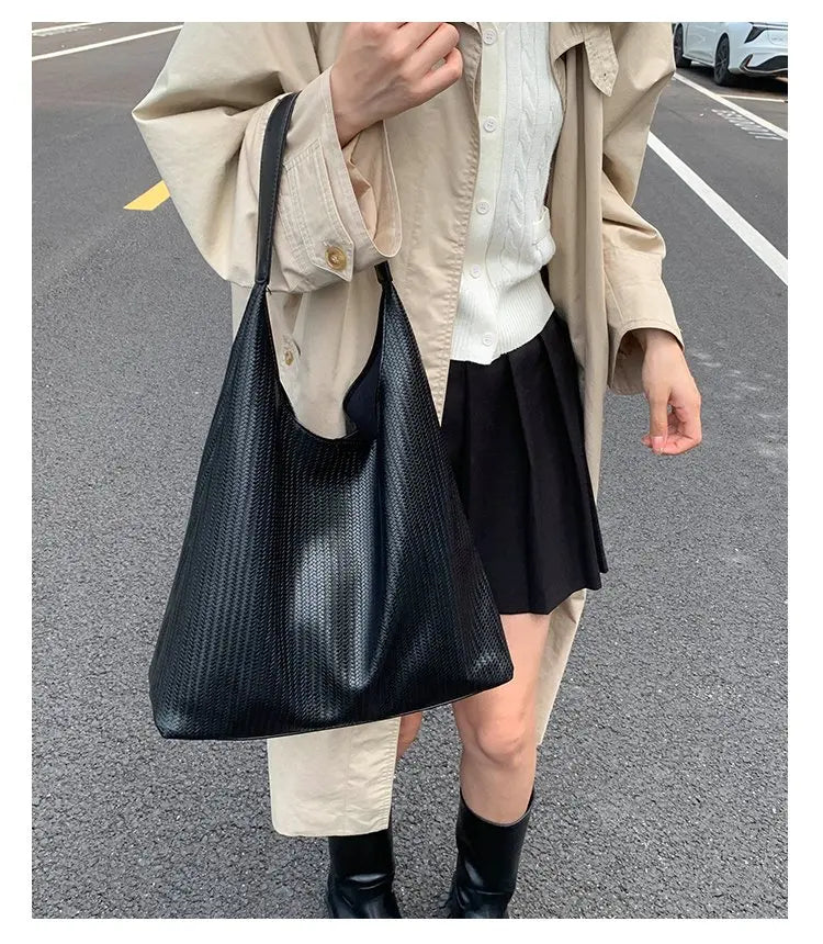 Women's High-Quality leather tote bag, vintage style, model 2025