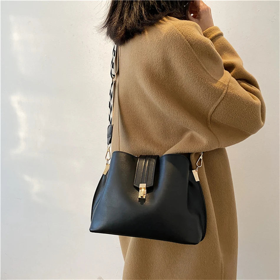 Vintage women's leather handbag