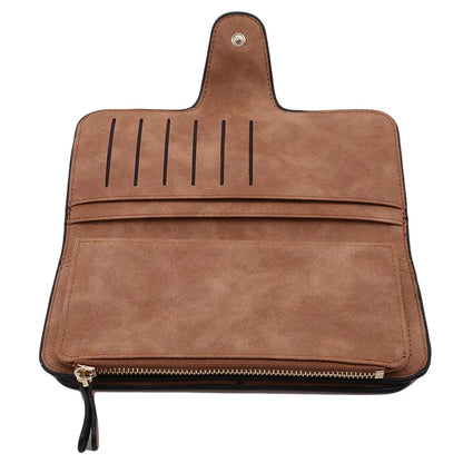 Women's long wallet in high-quality leather, with ample interior space, available in other colors and two different models.