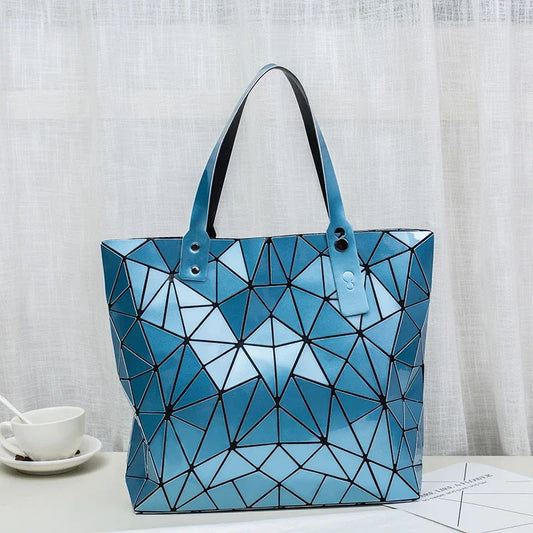 Women's beach-style holographic shoulder bag in various colors.