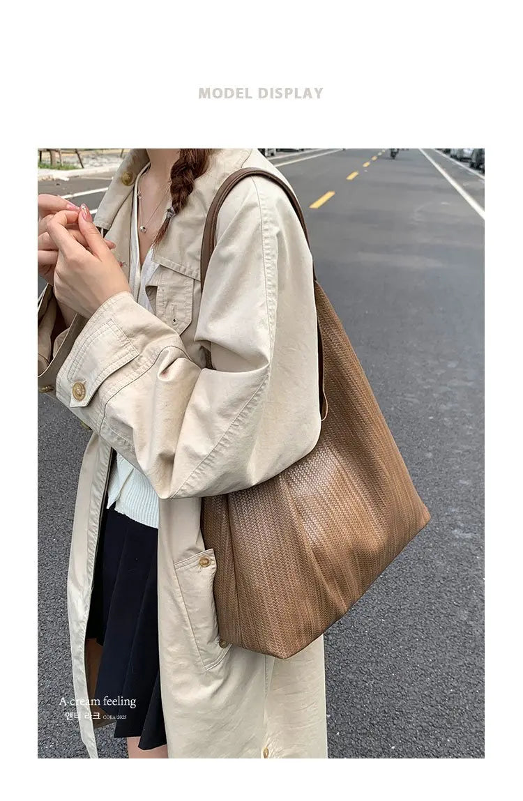 Women's High-Quality leather tote bag, vintage style, model 2025