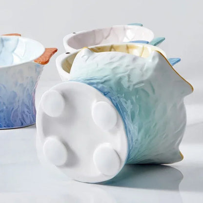 Elevated ceramic bowl, decorative and creative, for cats and pets.