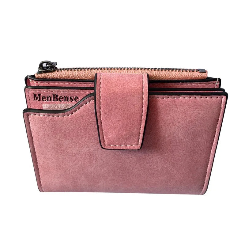 Women's long wallet in high-quality leather, with ample interior space, available in other colors and two different models.