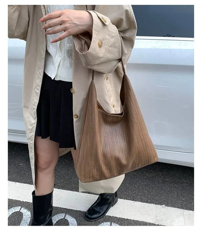 Women's High-Quality leather tote bag, vintage style, model 2025