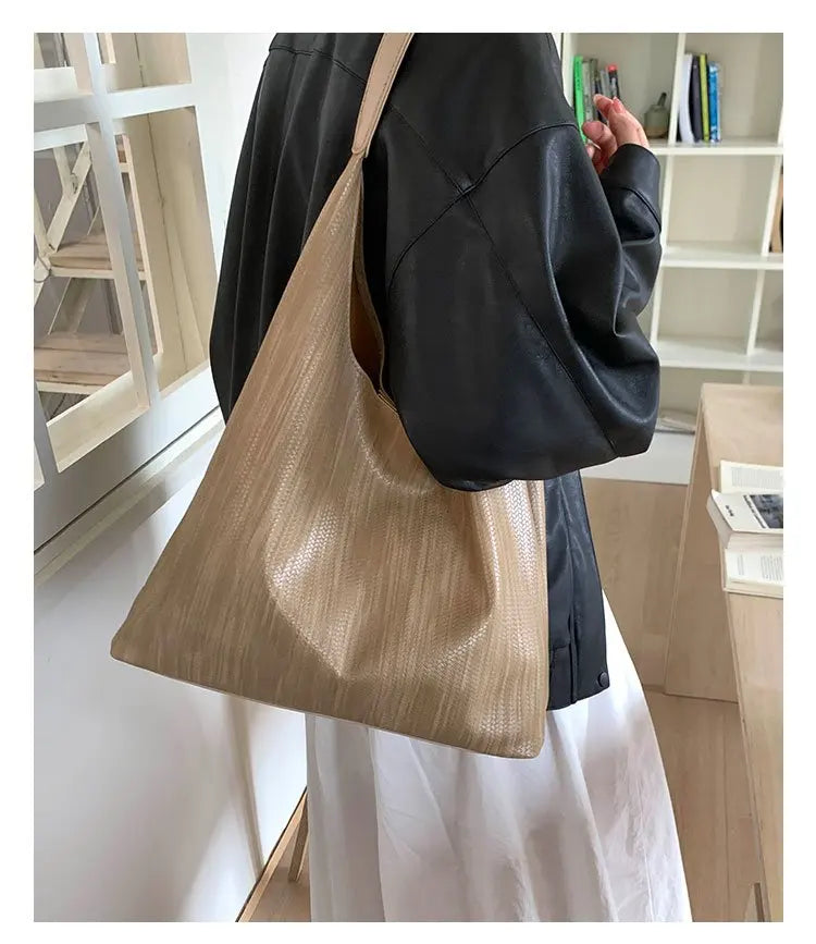 Women's High-Quality leather tote bag, vintage style, model 2025