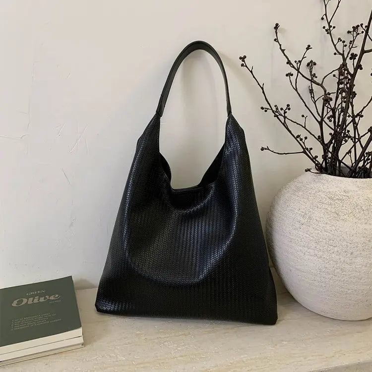 Women's High-Quality leather tote bag, vintage style, model 2025