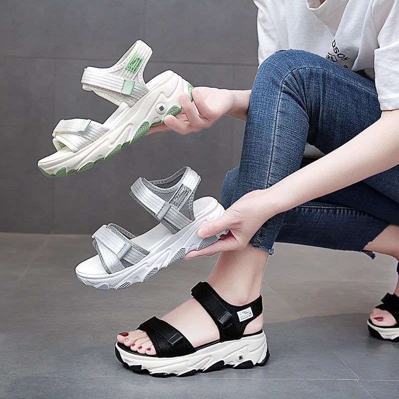 Women's sandal with comfortable non-slip platform