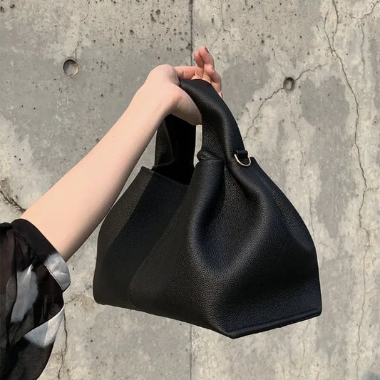 Elegant and sophisticated retro-style women's handbag, simple and versatile crossbody design