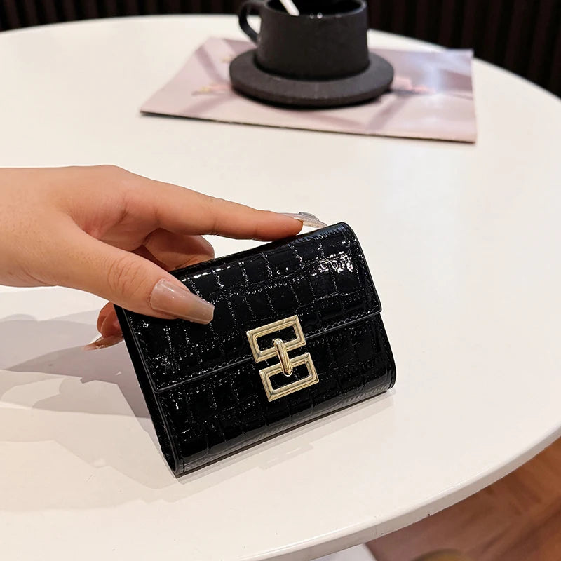 Women's leather wallet in a variety of colors 2025