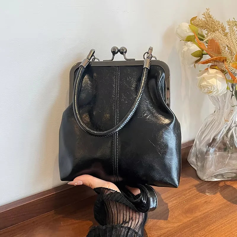 HOMEFISH Women's Crossbody Bag in Shell Shape, Vintage Leather Shoulder