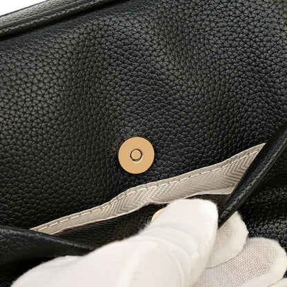Women's leather tote bag, classic style with crossbody strap and chain detail