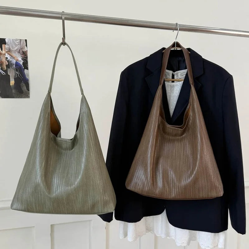 Women's High-Quality leather tote bag, vintage style, model 2025