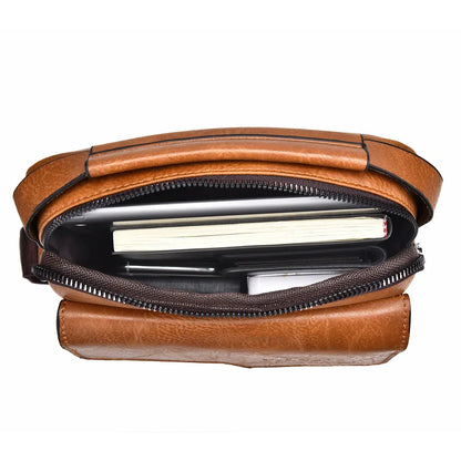 Men's crossbody bag with zipper closure, made of synthetic leather and with ample storage capacity