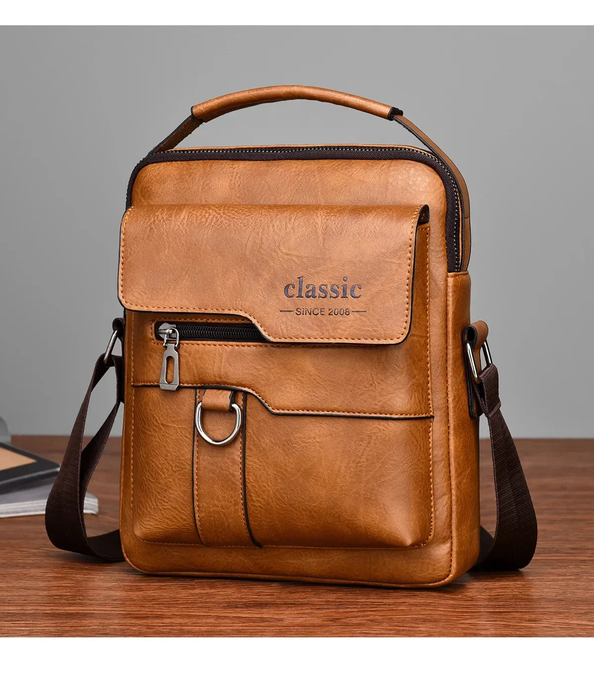 Men's crossbody bag with zipper closure, made of synthetic leather and with ample storage capacity